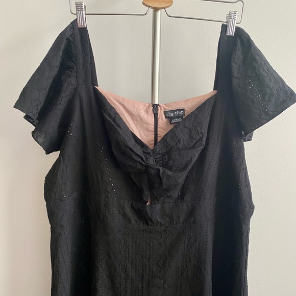 City Chic Black Broderie Anglaise Dress - Picture 3 of 5